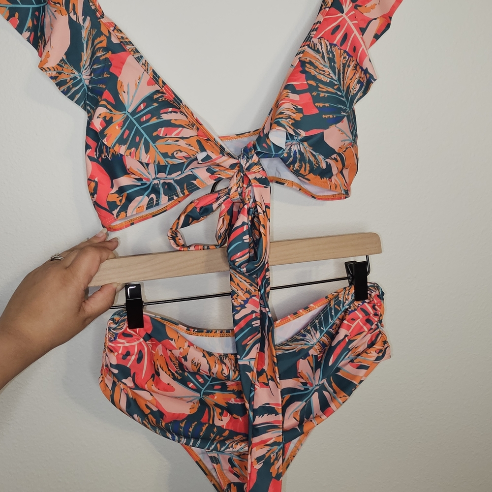 Tropical Leaf Print Bikini Set